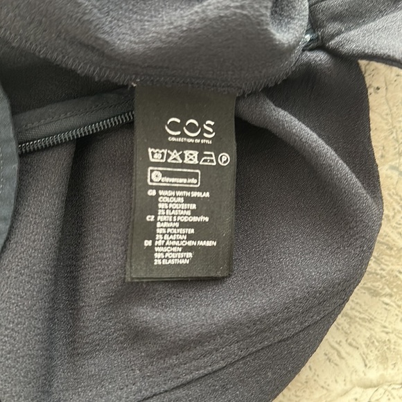 COS black crepe high waist midi skirt with thigh middle slit - Picture 7 of 8